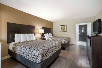 Suite, 2 Queen Beds, Non Smoking, Refrigerator & Microwave (with Sofabed)