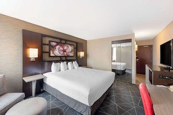Standard Room, 1 Queen Bed, Accessible, Non Smoking