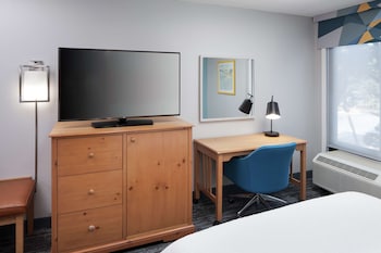 Standard room with two double beds