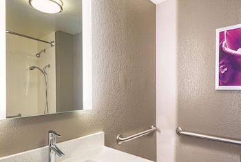 Room, 2 Double Beds, Non Smoking (Tub with Grab Bars)