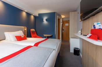 Standard Room, 2 Twin Beds (with Free Hot Breakfast)