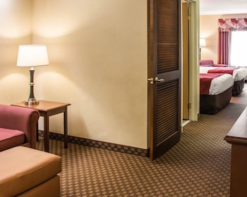 Suite, 2 Queen Beds, Non Smoking