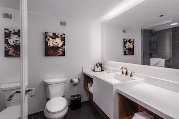 Deluxe Double Room, 2 Queen Beds, City View