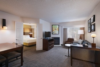 Suite, 2 Bedrooms, Fireplace