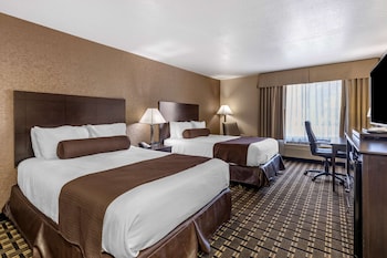 Standard Room, 2 Queen Beds, Accessible, Bathtub