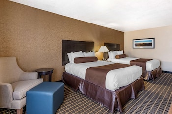 Standard Room, 2 Queen Beds, Accessible, Bathtub