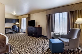 Standard Room, 1 Queen Bed, Non Smoking, Refrigerator & Microwave