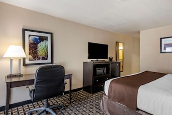 Suite, 1 Queen Bed, Accessible, Kitchen (Full Kitchen)