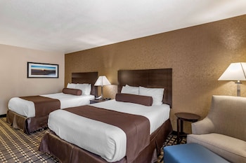 Standard Room, 2 Queen Beds, Accessible, Bathtub