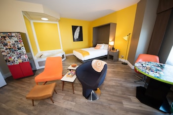 Suite, 1 Queen Bed, Non Smoking