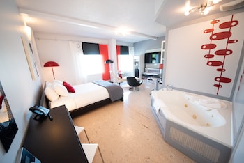 Superior Suite, 1 Queen Bed, Non Smoking