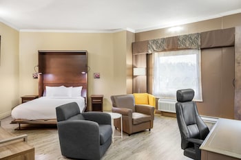 Executive Suite, 1 Queen Bed, Non Smoking