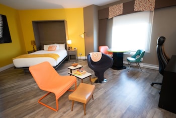 Suite, 1 Queen Bed, Non Smoking