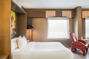 Deluxe Suite, 1 Queen Bed, Non Smoking