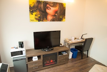 Deluxe Suite, 1 Queen Bed, Non Smoking