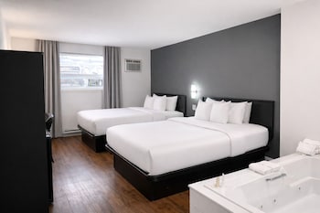 Room, 2 Queen Beds, Non Smoking, Jetted Tub