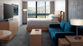 Studio, 1 King Bed with Sofa bed, Kitchenette