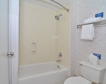 Standard Room, 2 Queen Beds, Non Smoking