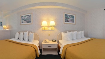 Standard Room, 2 Queen Beds, Non Smoking