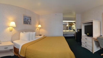 Standard Room, 1 King Bed, Non Smoking