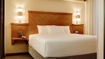Room, 1 King Bed with Sofa bed (High Floor)