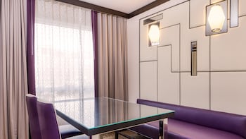 Room, 1 King Bed, Non Smoking (Valley)