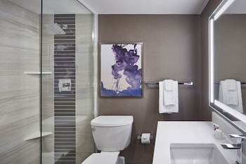 Hearing Impaired Valley Tower Deluxe Room, 2 Queen Beds, Non-Smoking