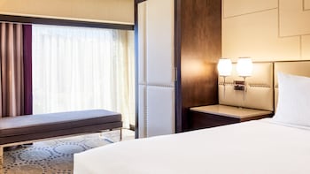 Mountain Tower Deluxe Room, 1 King Bed, Non-Smoking
