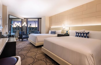 Hearing Impaired Valley Tower Deluxe Room, 2 Queen Beds, Non-Smoking