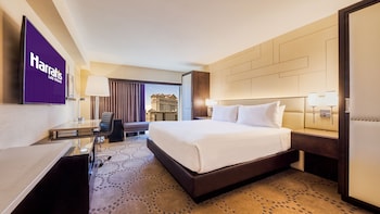 Mountain Tower Deluxe Room, 1 King Bed, Strip View, Non-Smoking