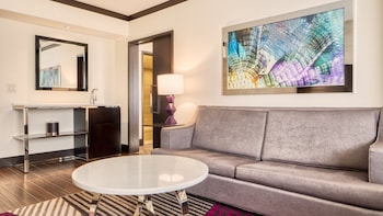 Executive Suite, 2 Queen Beds, Non Smoking (Valley)