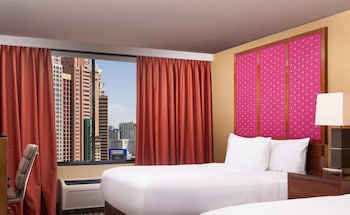Newly Renovated Resort Strip View Two Queen