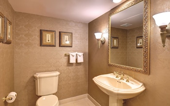 Royal Luxury Suite