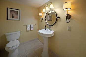 Newly Renovated Resort Luxury Suite