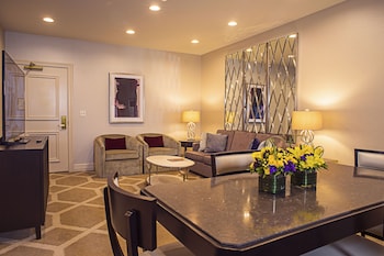 Suite, 1 King Bed, Non Smoking