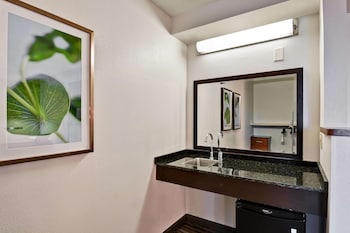 Room, 2 Double Beds, Accessible, Bathtub