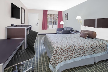 Room, 1 Queen Bed, Mobility Accessible, Non Smoking