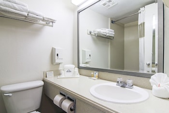 Deluxe Room, 1 Queen Bed, Smoking