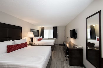 Standard Room, 2 Queen Beds, Kitchenette, Ground Floor (Pet Friendly)
