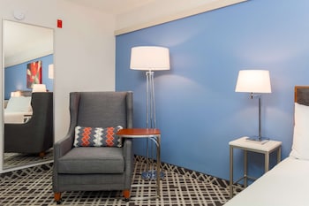 One King Bed, Non-Smoking, Accessible