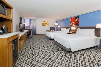 Deluxe, Two Queen Beds