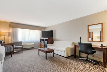 Standard Room, 2 Queen Beds, Non Smoking, Refrigerator (Pet Friendly;with Sofabed)