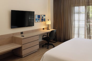 Standard Room, 1 King Bed