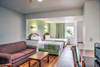 Deluxe Suite, 2 Queen Beds, Non Smoking