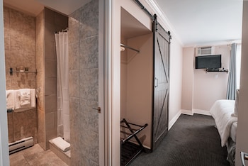 Budget Room, 2 Double Beds