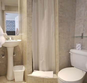 Budget Room, 2 Double Beds
