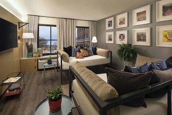 Suite, 1 Bedroom, Transfer Shower