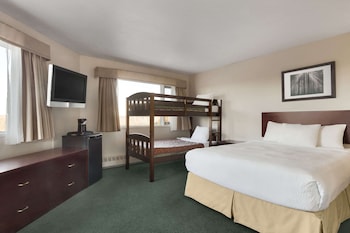 Suite, Non Smoking, Kitchen (Valleyview)
