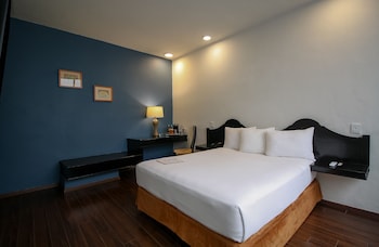 Standard Room, 1 Queen Bed