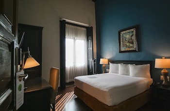 Standard Room, 1 Queen Bed, Balcony